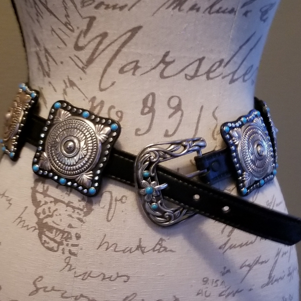 Five turquoise concho, black belt.